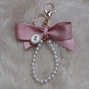 Chic Pink Bow and Pearl Keychain